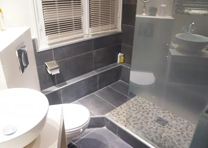 شقة With Parisian Ambience In Elegant 16th Arrondissement *