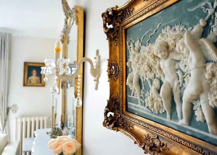 With Parisian Ambience In Elegant 16th Arrondissement شقة باريس