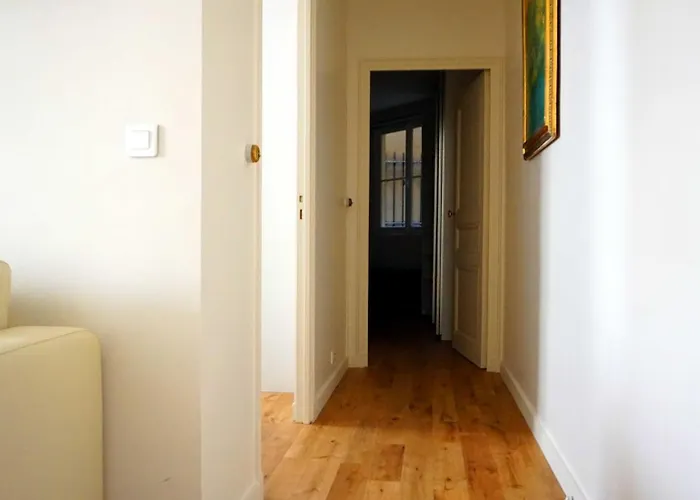 شقة With Parisian Ambience In Elegant 16th Arrondissement باريس