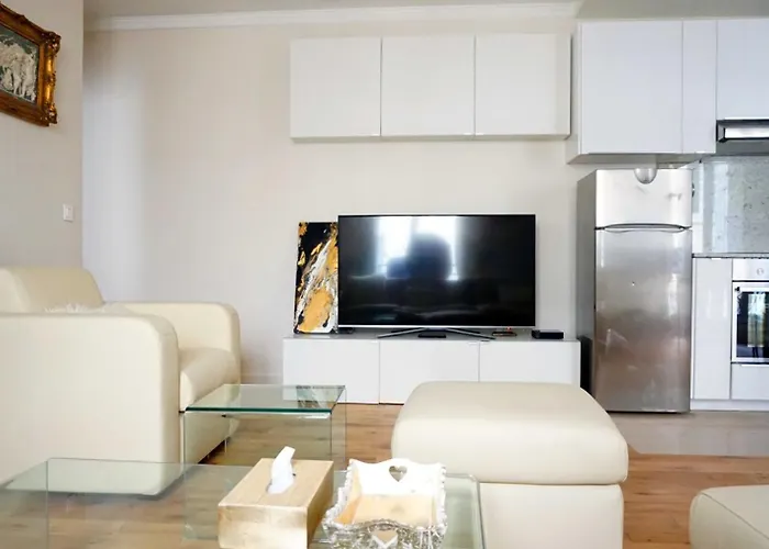 With Parisian Ambience In Elegant 16th Arrondissement شقة *